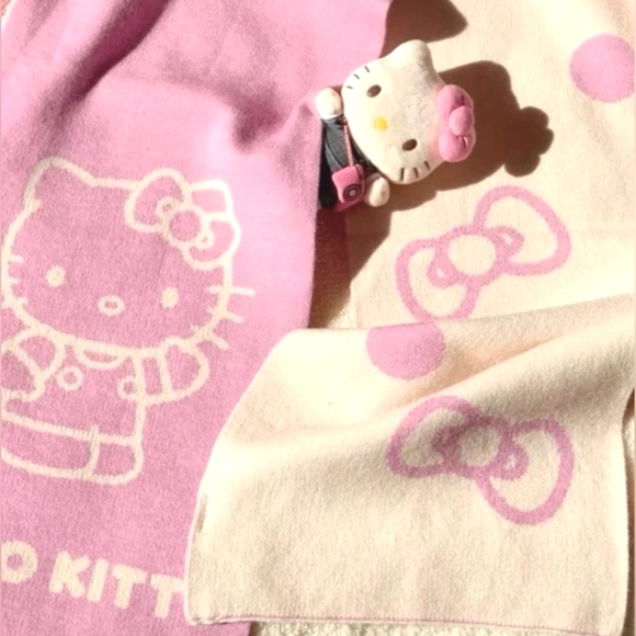 Sanrio Accessories - NWT - Licensed Sanrio Hello Kitty Scarf